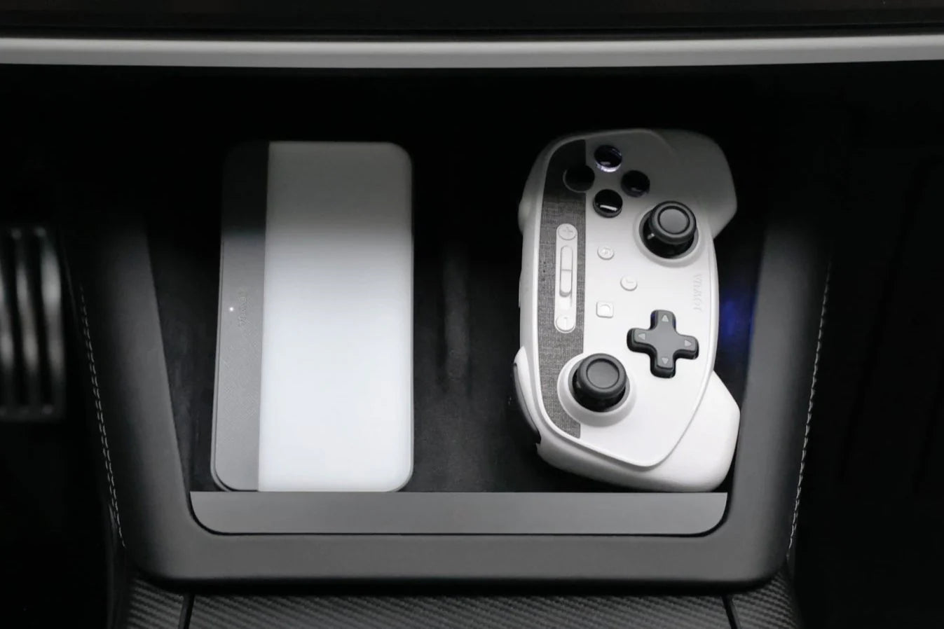 Jowua Tesla Gaming Controller - (Wireless Charging)
